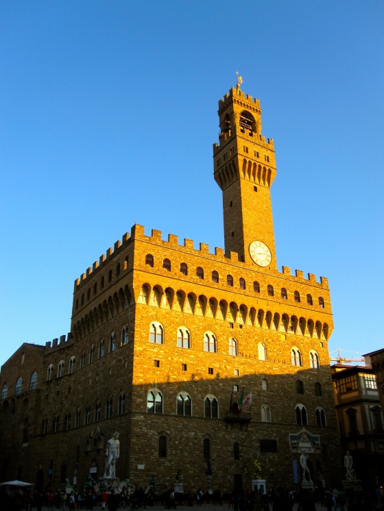 Piazza della Signoria: Palazzo Vecchio (town hall) 